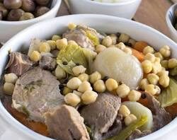 Adafina y vino: las raíces sefardíes de este plato