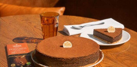 Trapa presenta la tarta más irresistible para celebrar el Día Mundial del Chocolate El capricho definitivo con la tarta templada de chocolate Trapa con helado de mantequilla tostada, la edición limitada para celebrar el Día Mundial del Chocolate. Foto: Chocolates Trapa.