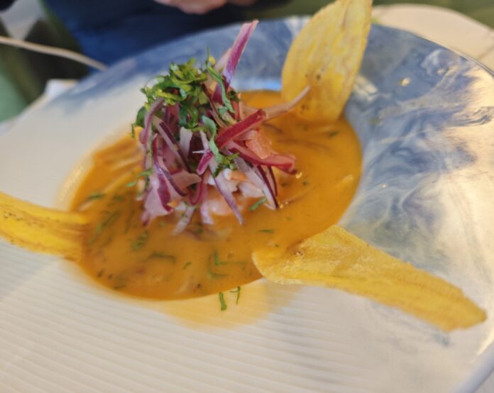 Del frescor cítrico del ceviche a la fuerza andina del mote con chicharrón. Un puente perfecto entre la sierra y la costa. Foto: Gastroystyle.